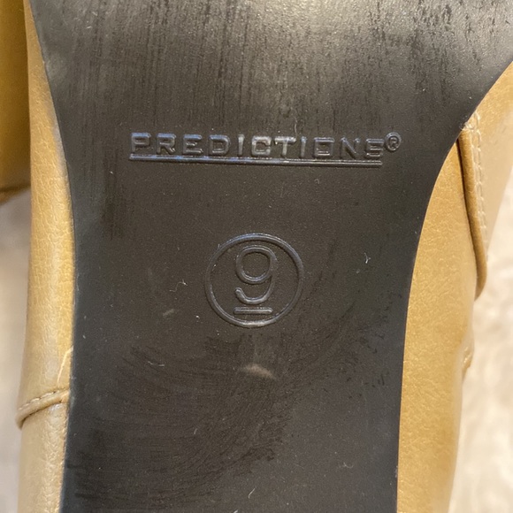 •Thrifted heeled booties - Picture 3 of 6